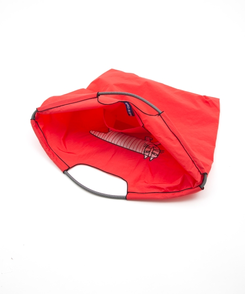 LISA LARSON MIKEY (L)