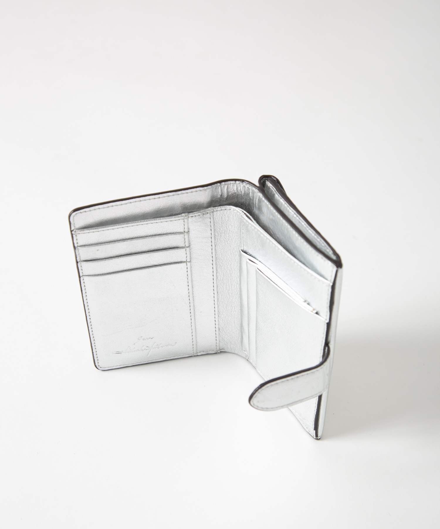 メール型二つ折り財布