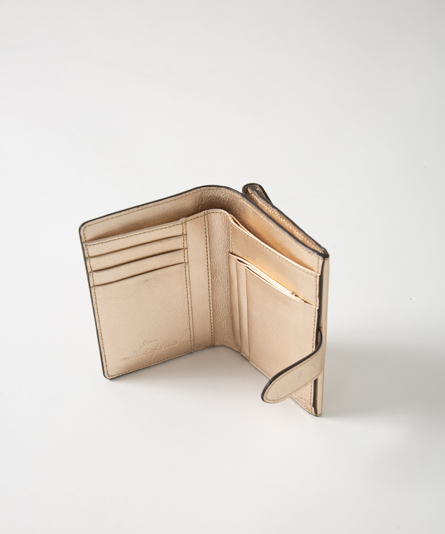 メール型二つ折り財布