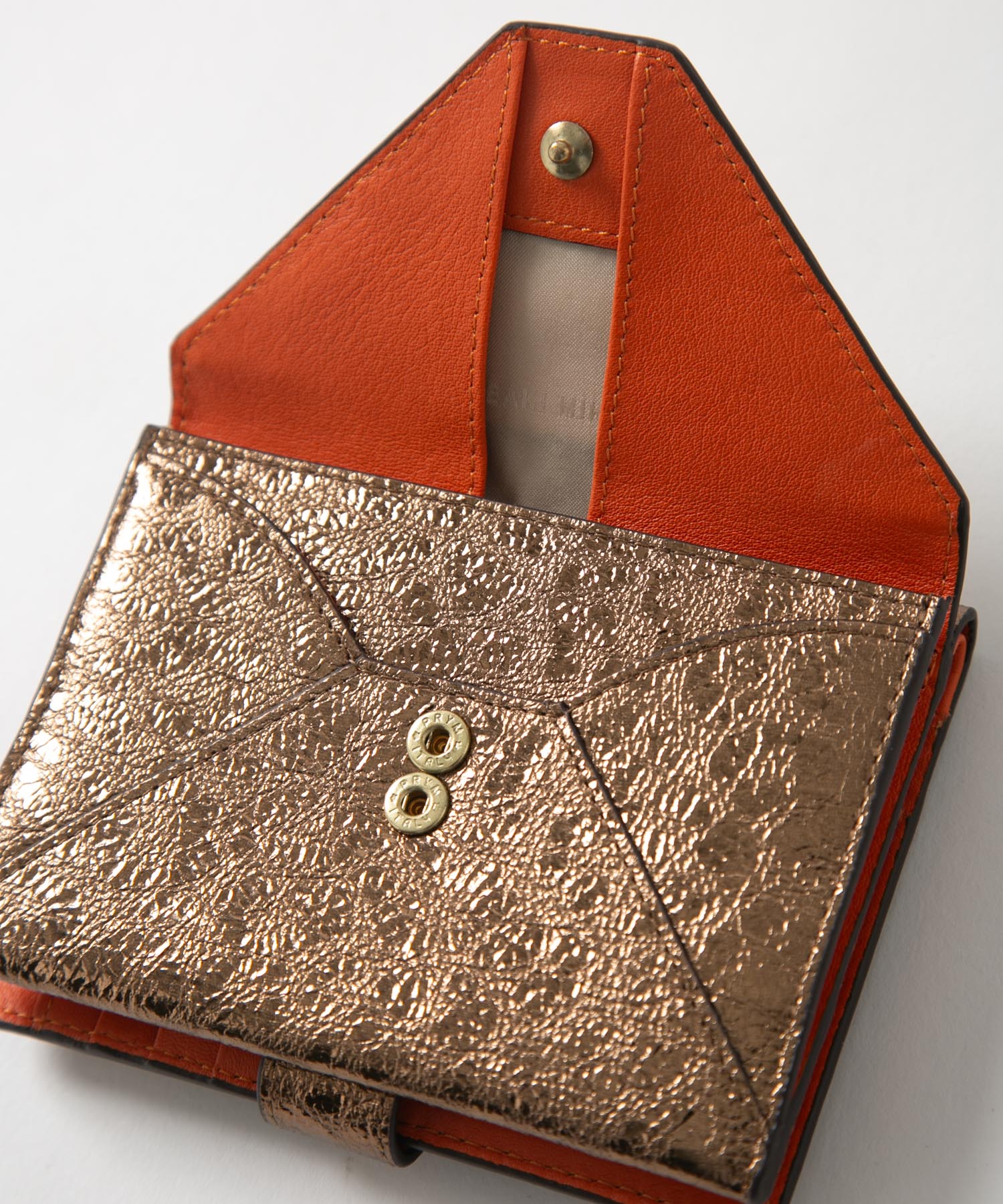 メール型二つ折り財布/レオパード箔押し