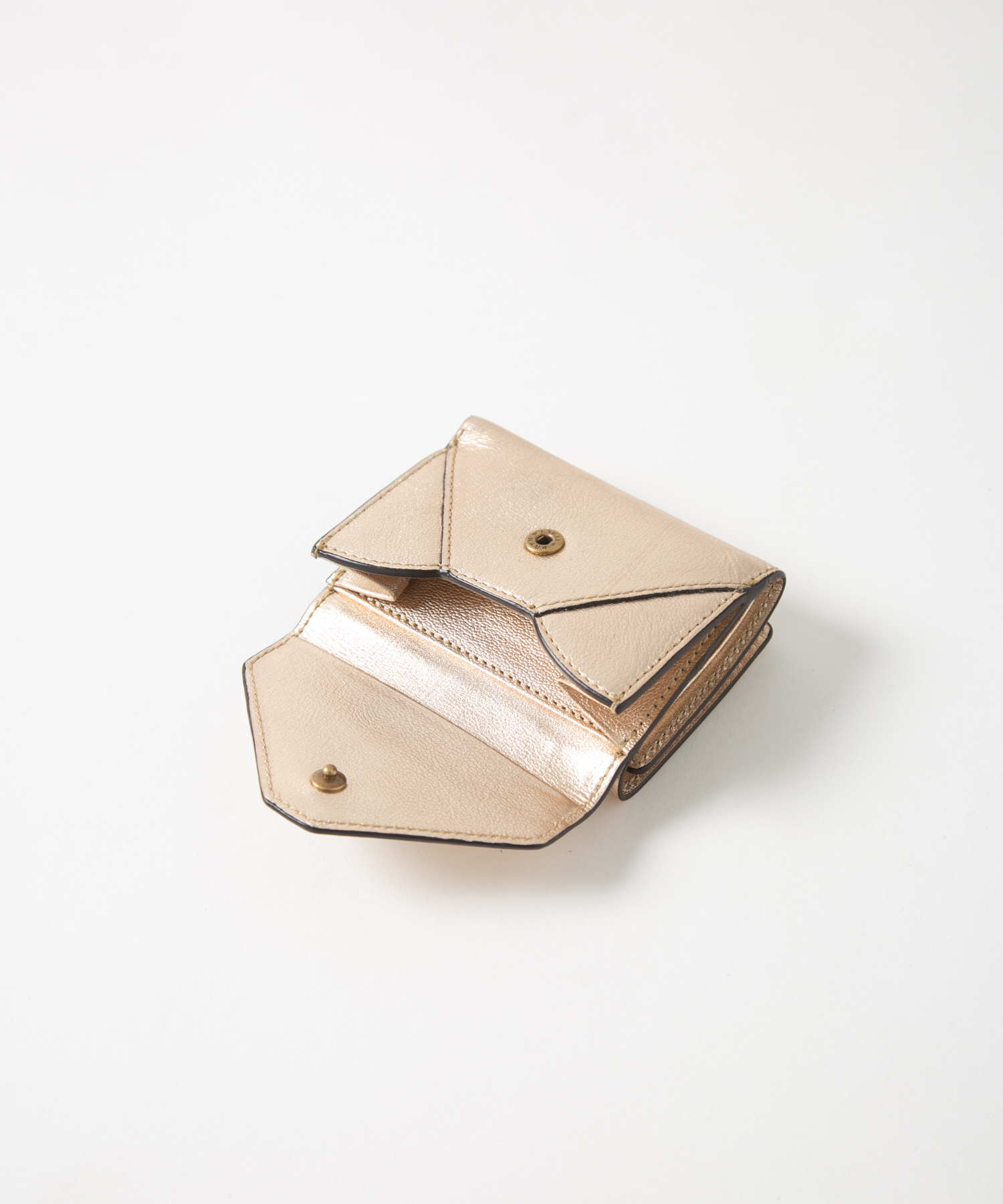 メール型三つ折り財布