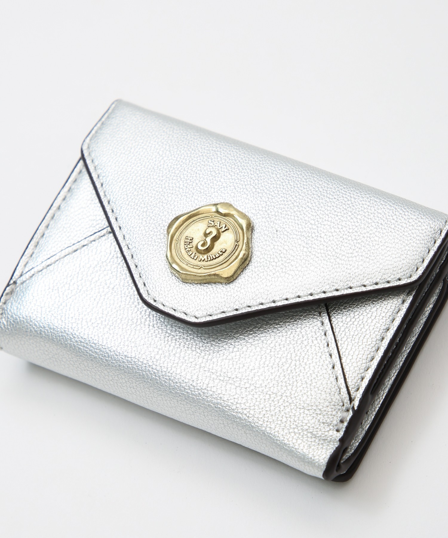 メール型三つ折り財布