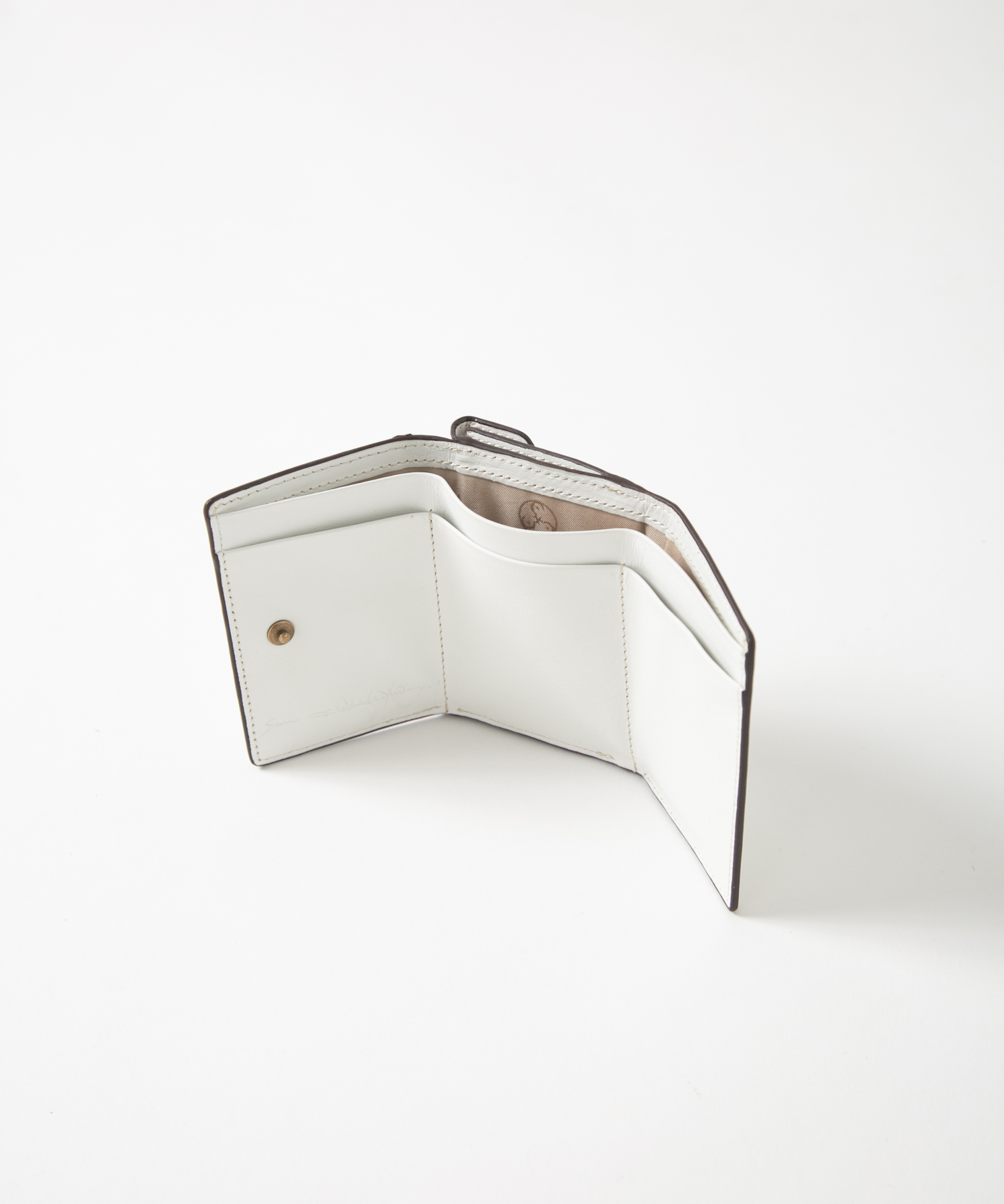 メール型三つ折り財布