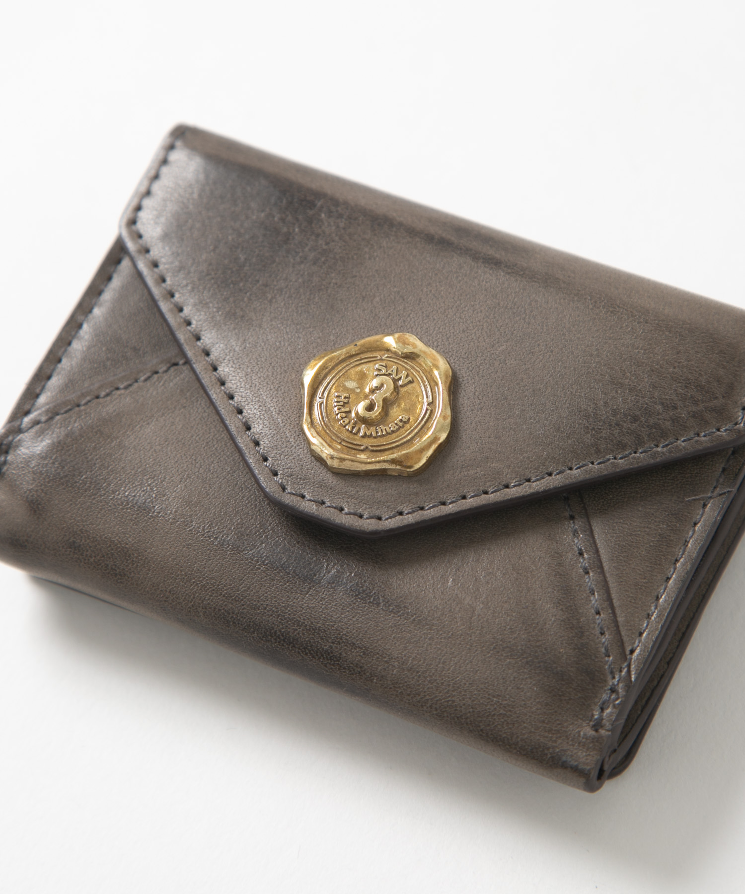 メール型三つ折り財布