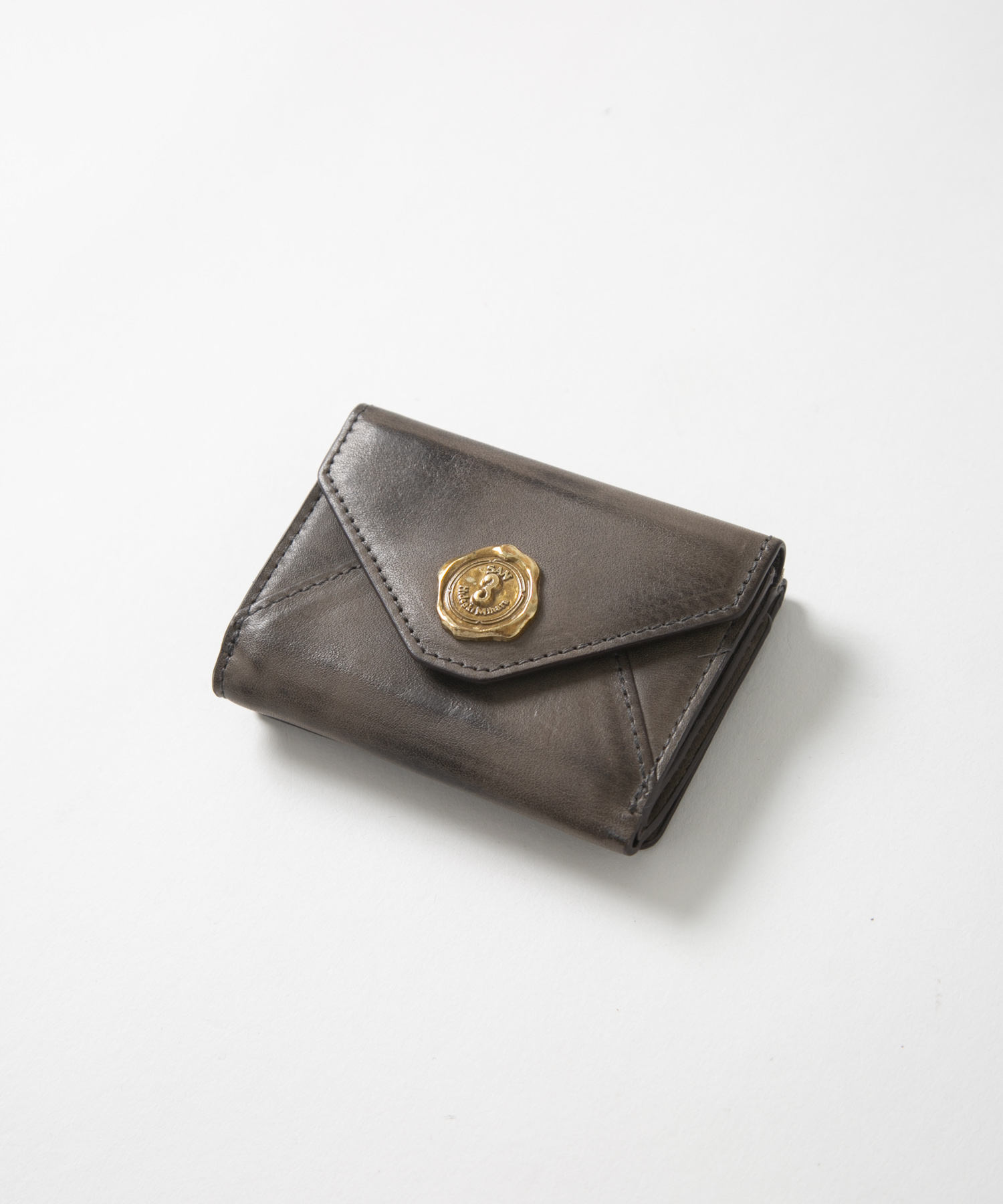 メール型三つ折り財布