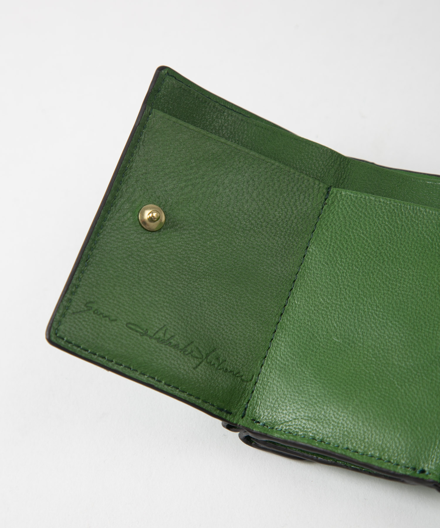 メール型三つ折り財布