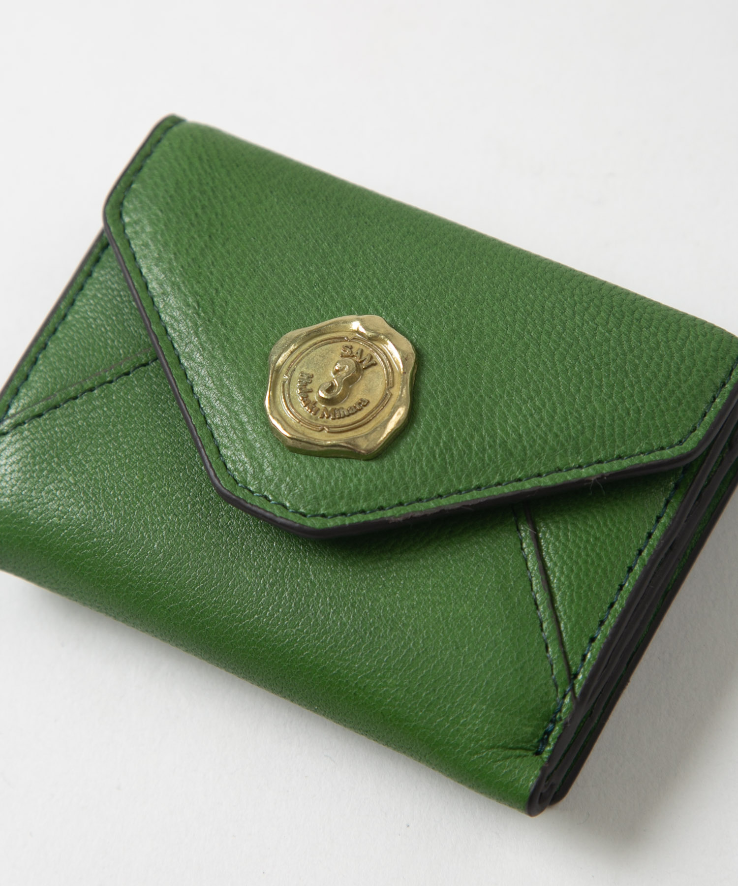 メール型三つ折り財布