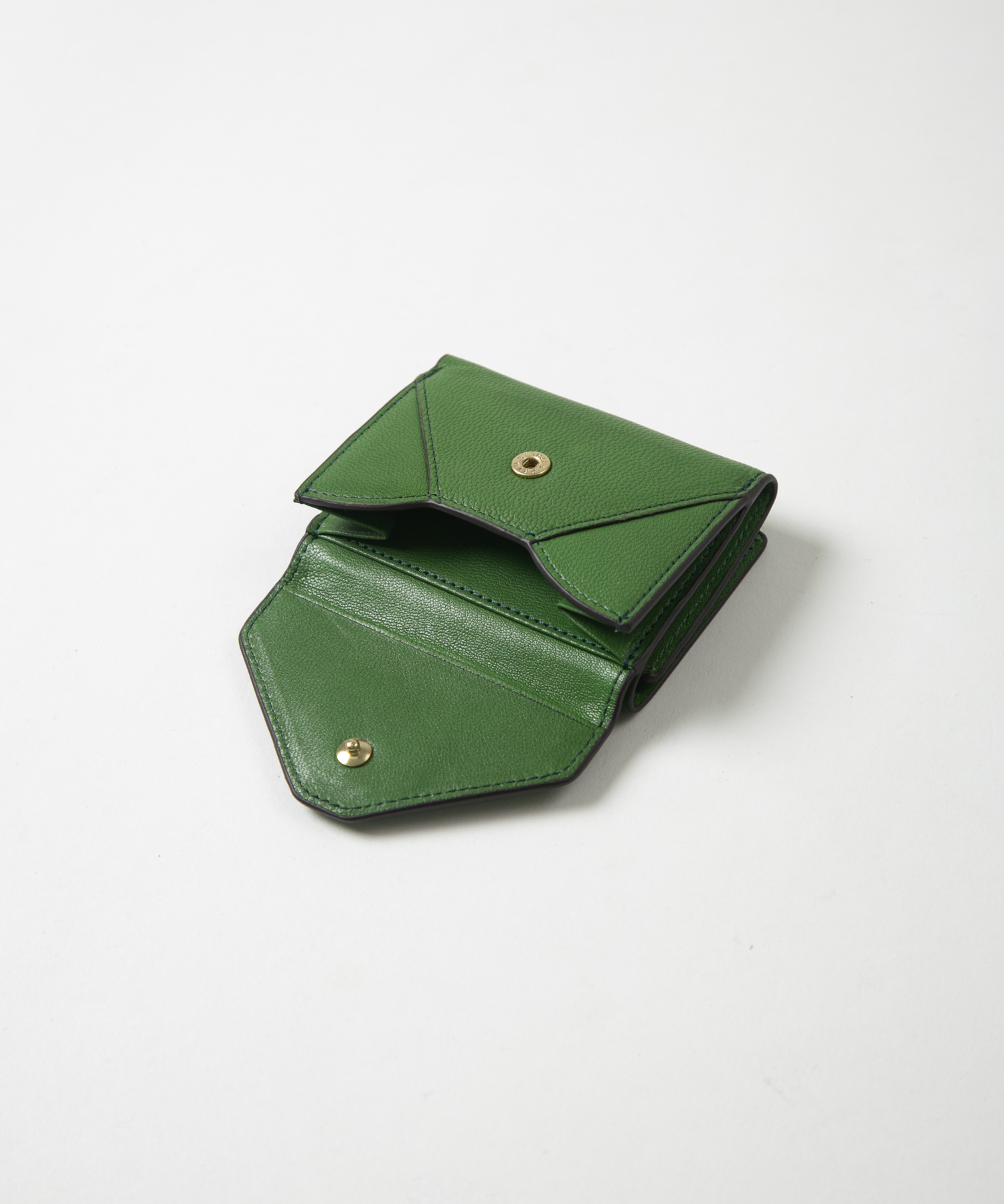 メール型三つ折り財布