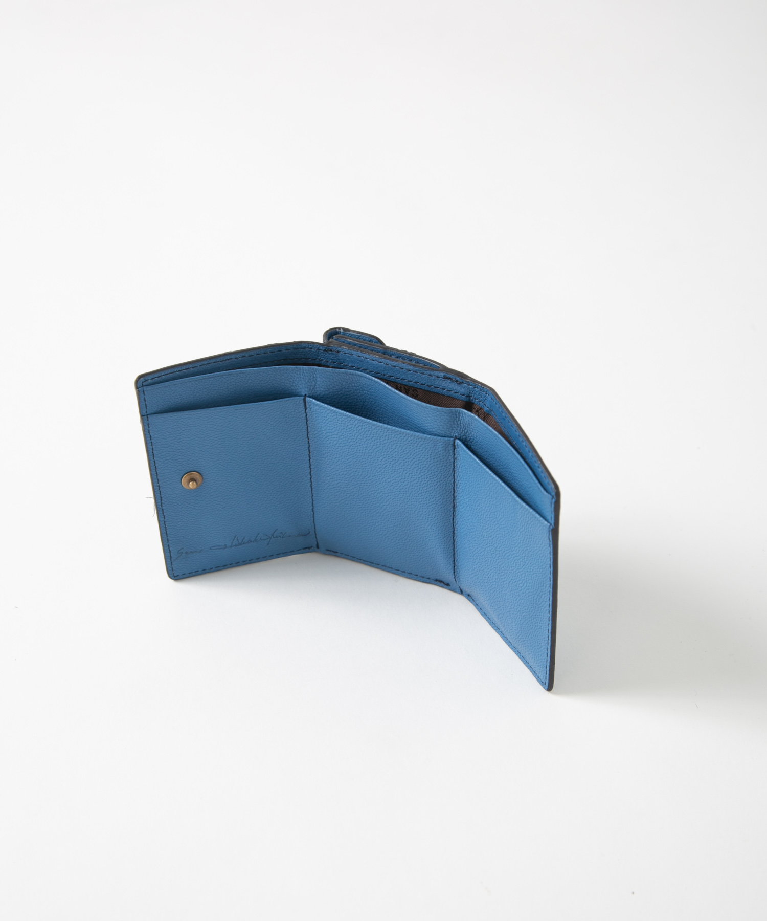 メール型三つ折り財布