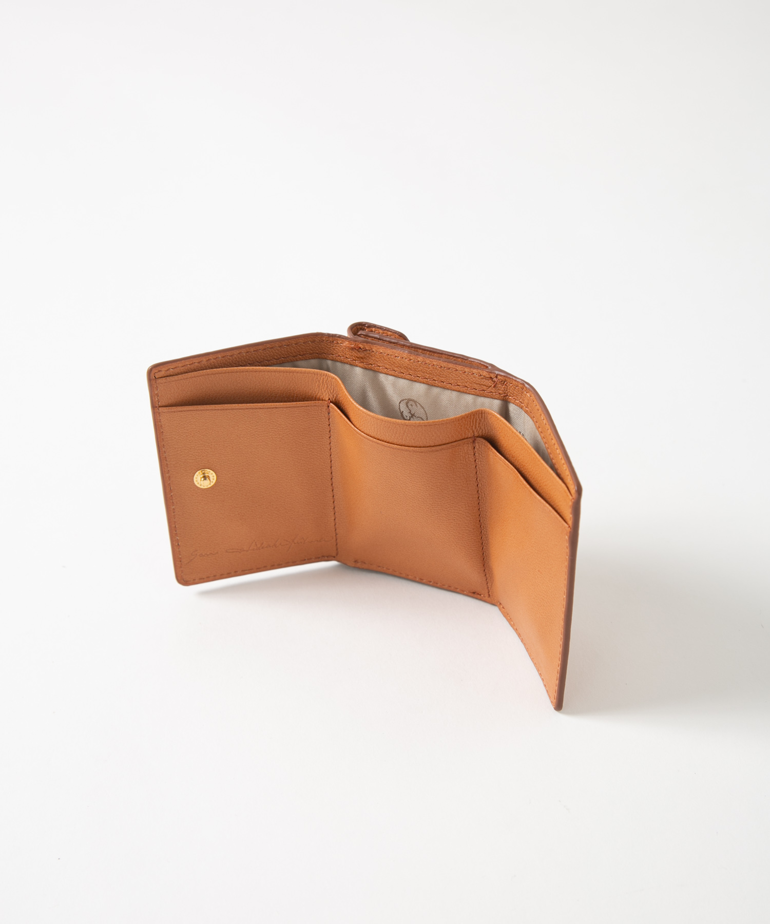 メール型三つ折り財布