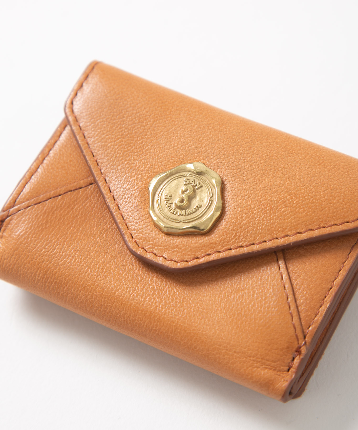 メール型三つ折り財布