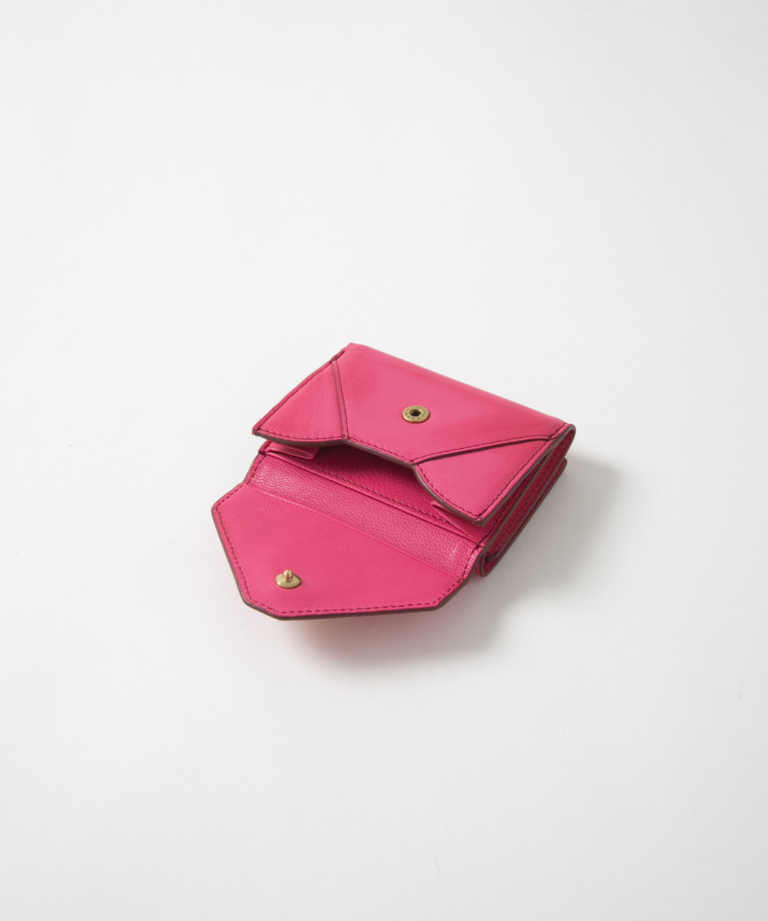 メール型三つ折り財布