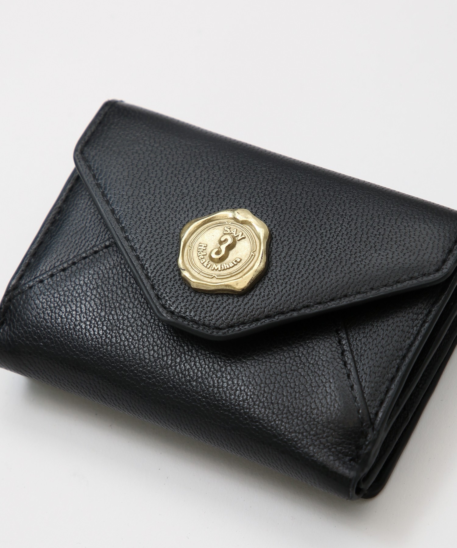 メール型三つ折り財布