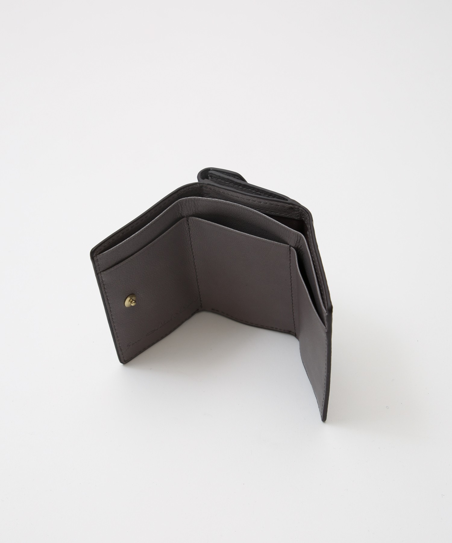 メール型三つ折り財布