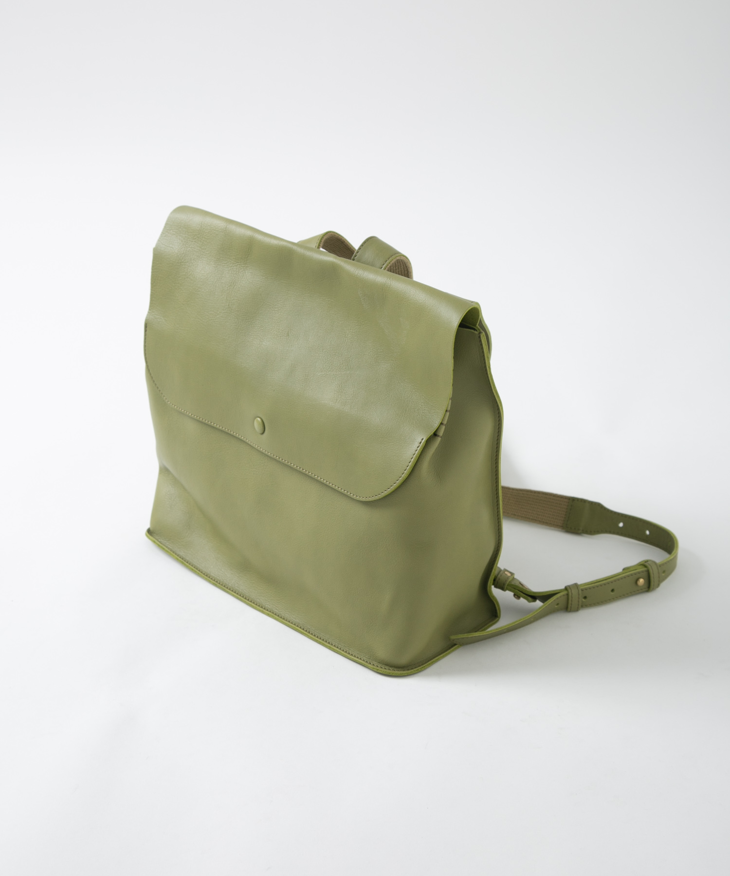 レザーリュックL