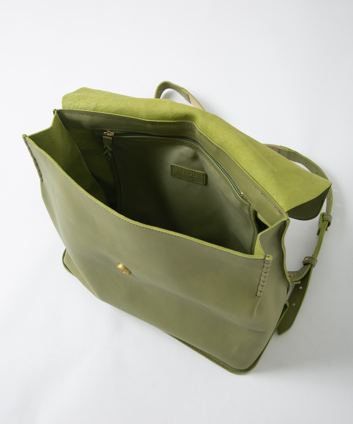 レザーリュックL