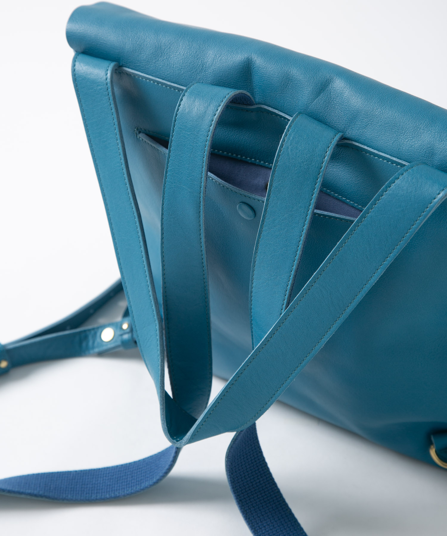 レザーリュックL