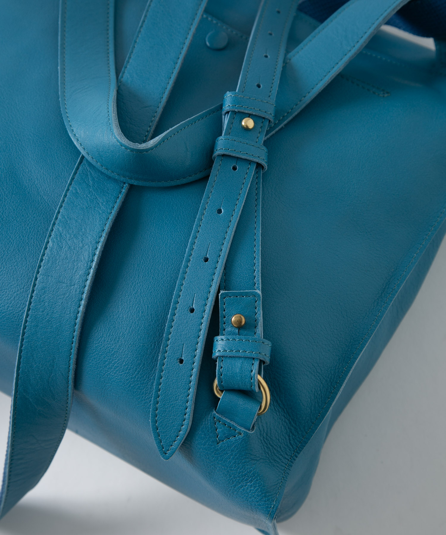 レザーリュックL