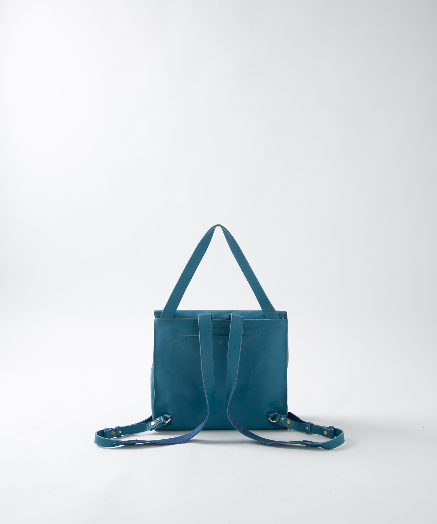 レザーリュックL