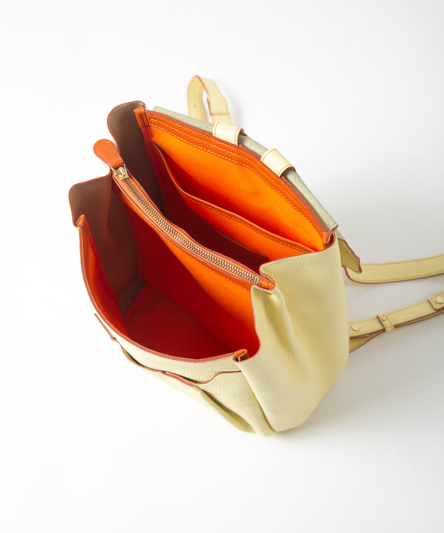 配色レザーリュック