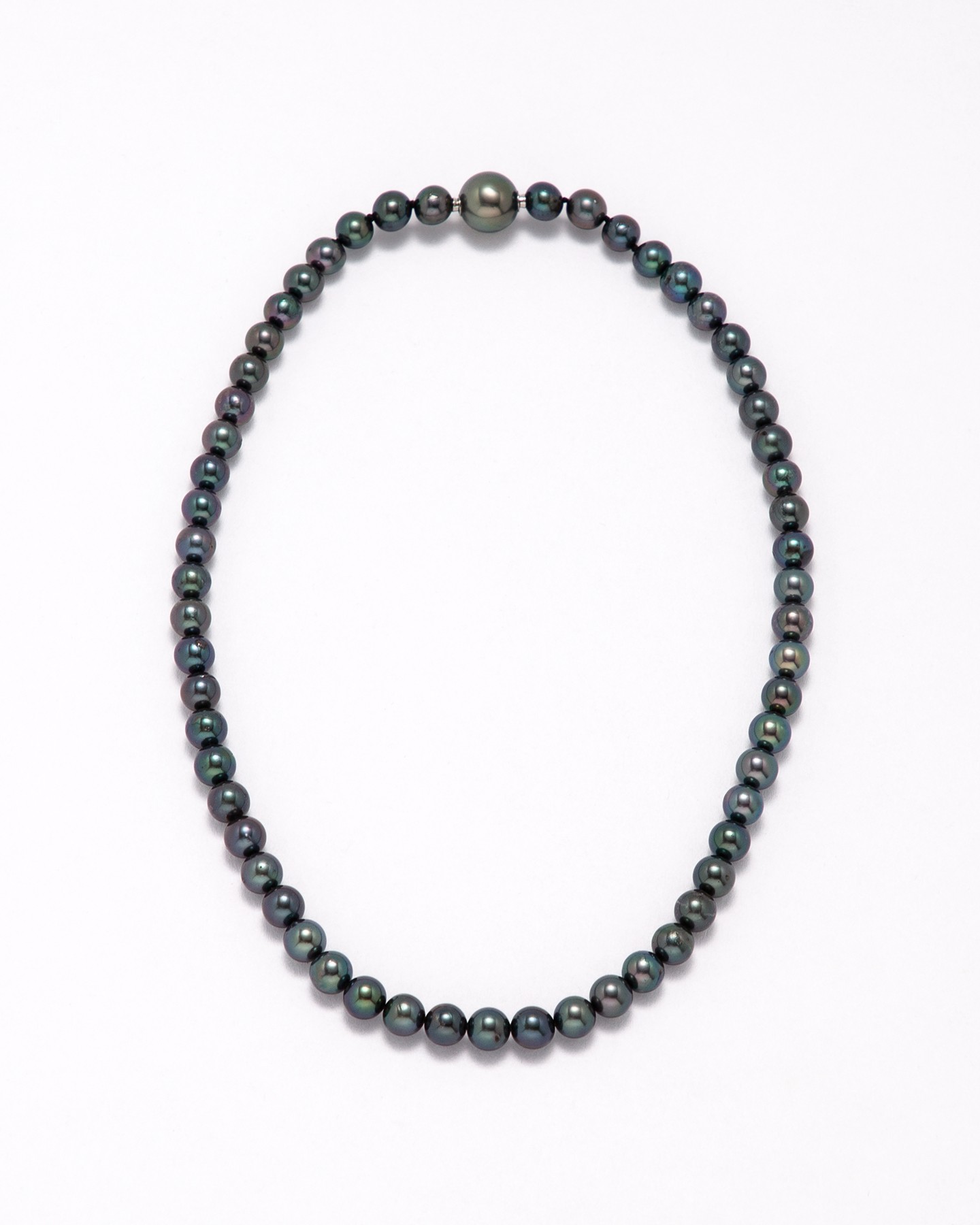 Seamless pearl necklace