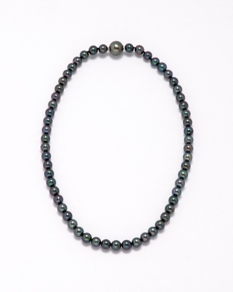Seamless pearl necklace