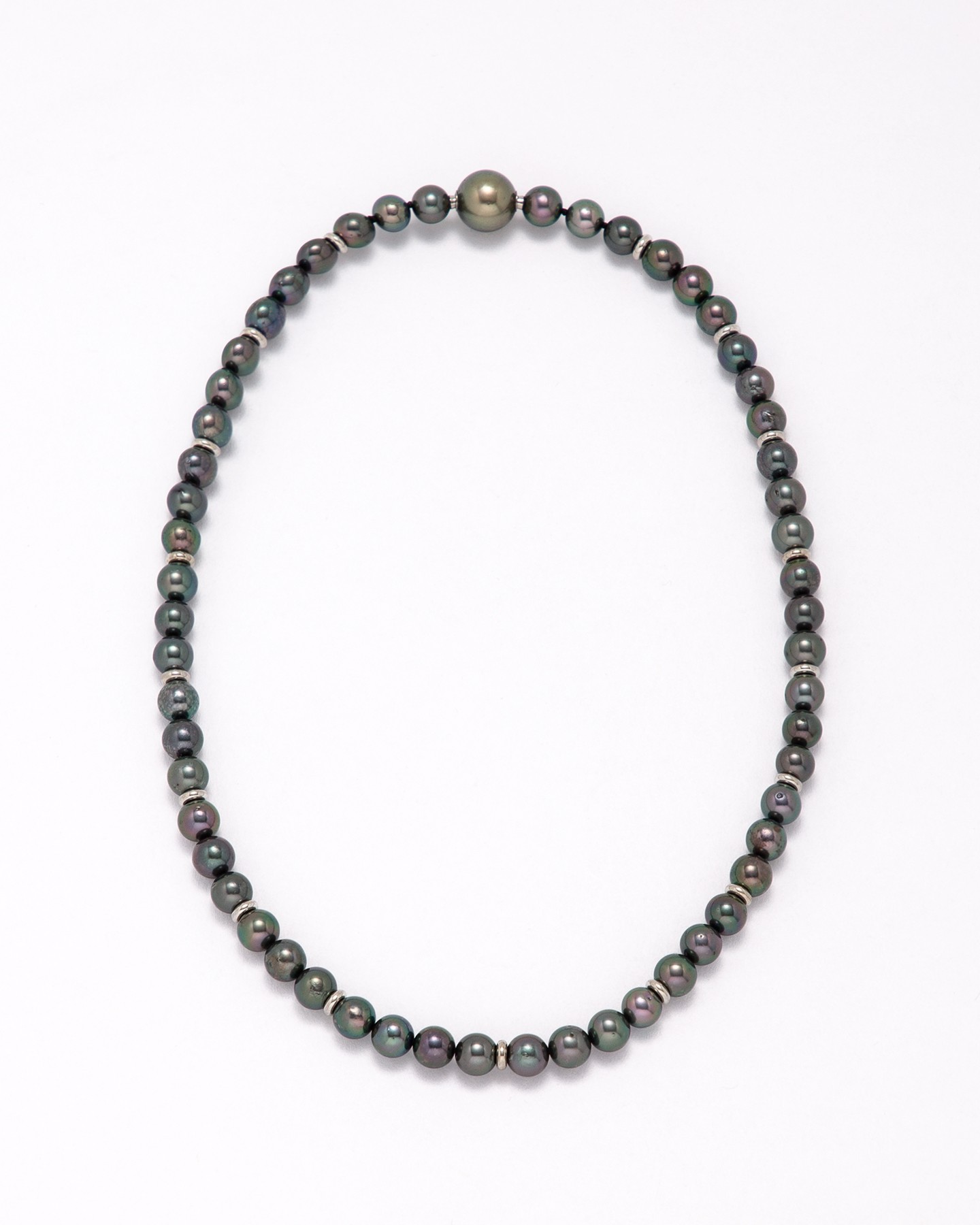 Seamless pearl necklace