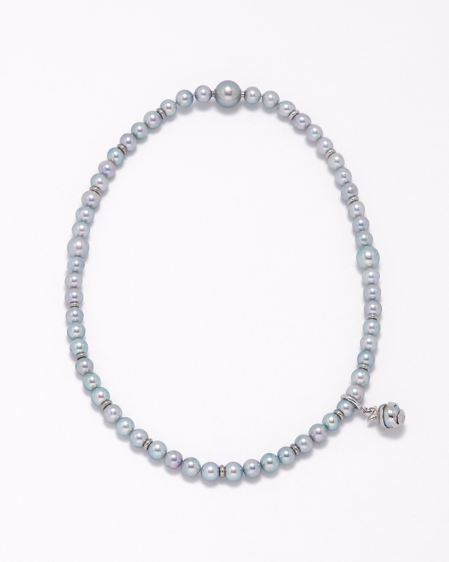 Seamless pearl necklace