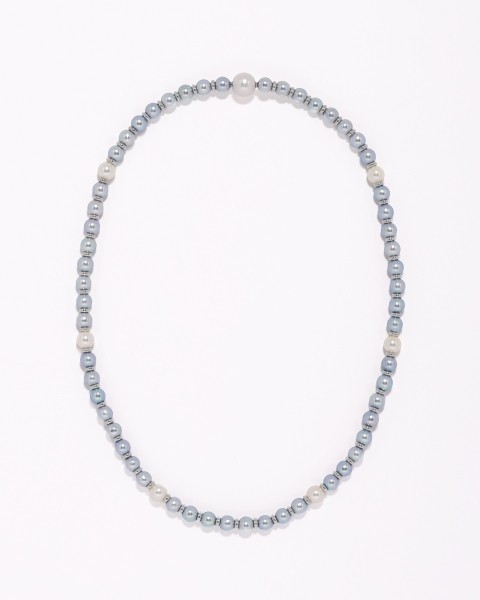 Seamless pearl necklace