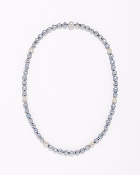 Seamless pearl necklace