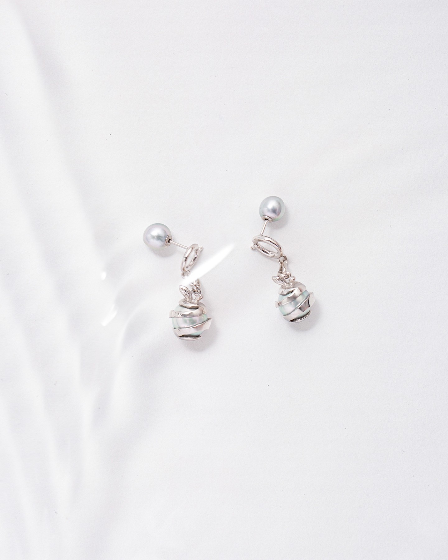 akoya pearl chain ear pierce short-RIGHT