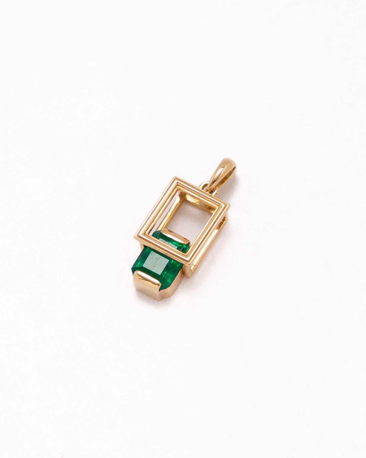 Out of frame emerald necklace 1.081ct/one of a kind(鑑別書付き)