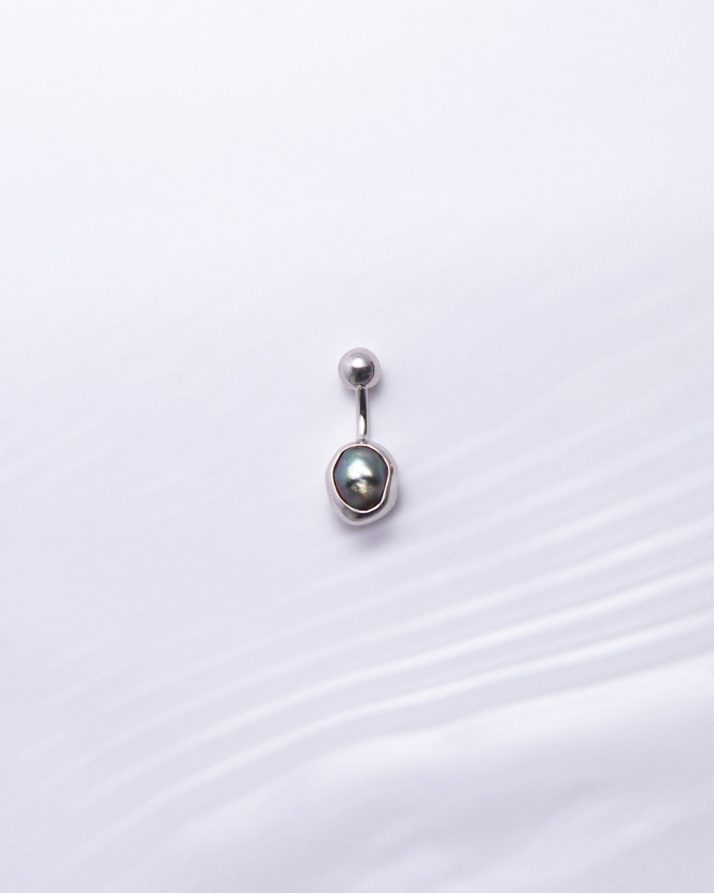 Platinam tahitian keshi pearl body pierce