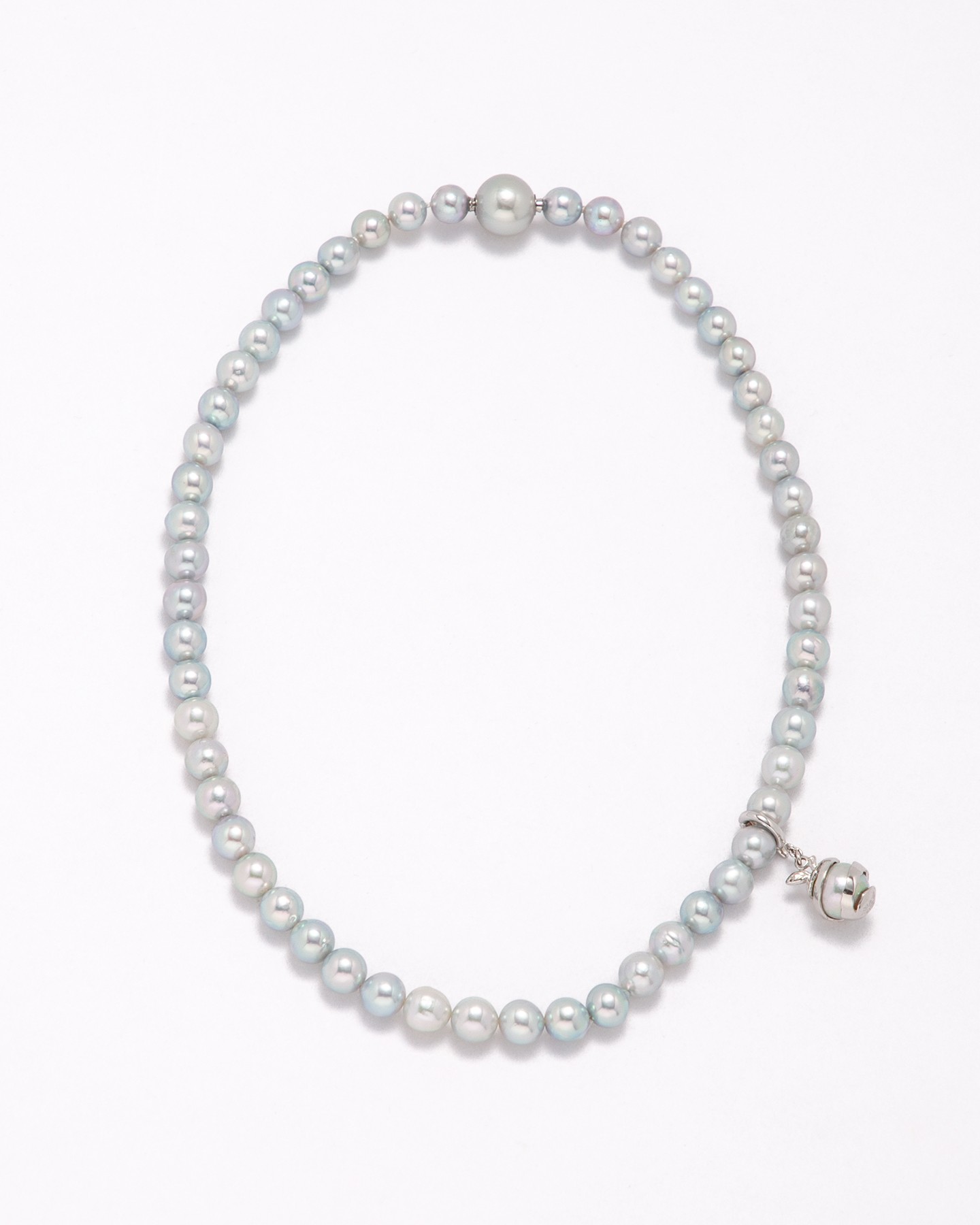 Seamless pearl necklace