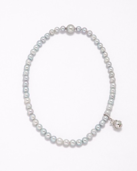 Seamless pearl necklace