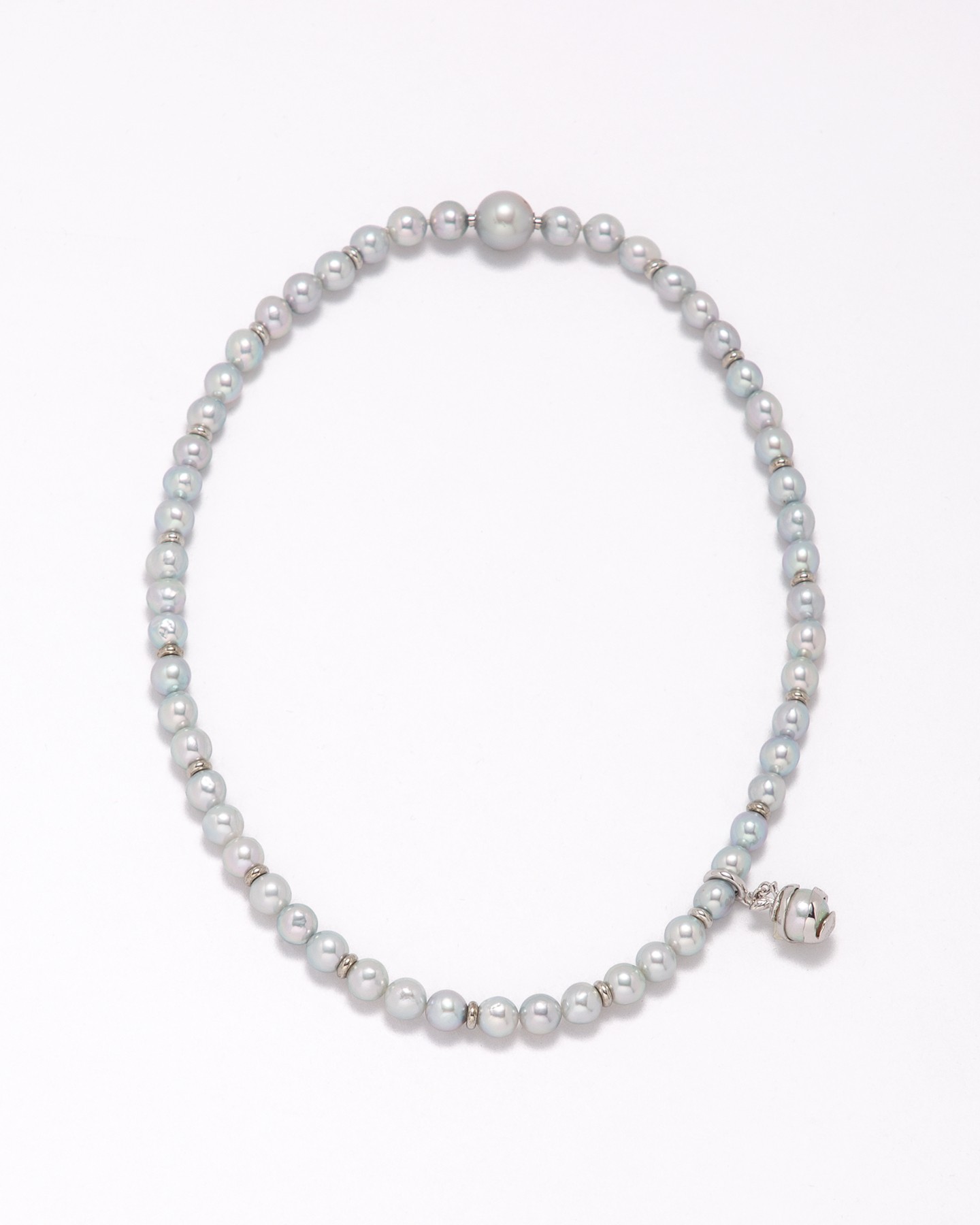 Seamless pearl necklace