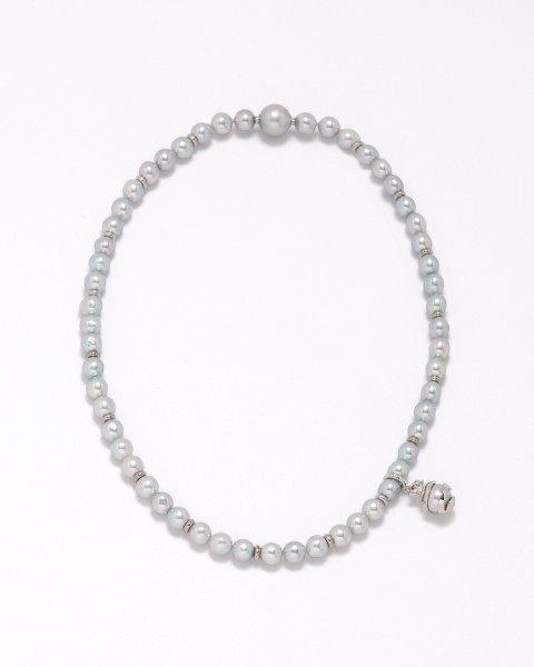 Seamless pearl necklace