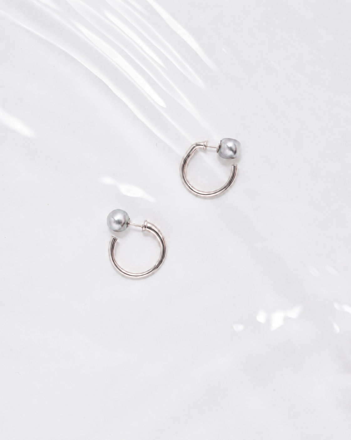 Akoya pearl catch hoop earrings(pair)