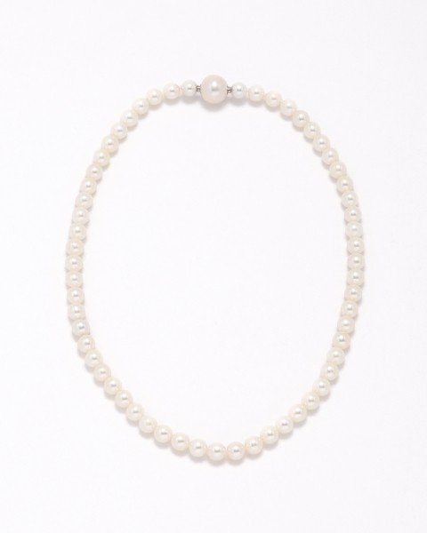 Seamless pearl necklace
