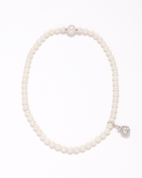 Seamless pearl necklace