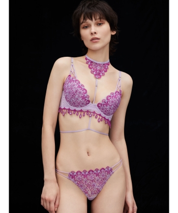 RAVIJOUR LINGERIEAM グラマーアップブラセット LINGERIEAM by RAVIJOUR / BLOG 記事 / RAVIJOUR（ラヴィ