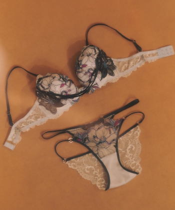 キャプティブフラワー トリックリフト ブラ