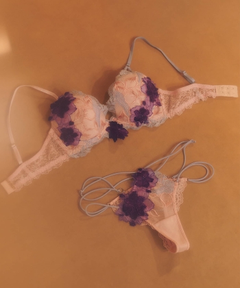 ビビッドモーション グラマーアップ ブラ