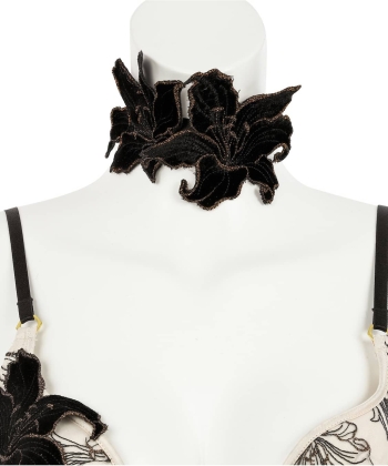 センシュアルリリー チョーカー