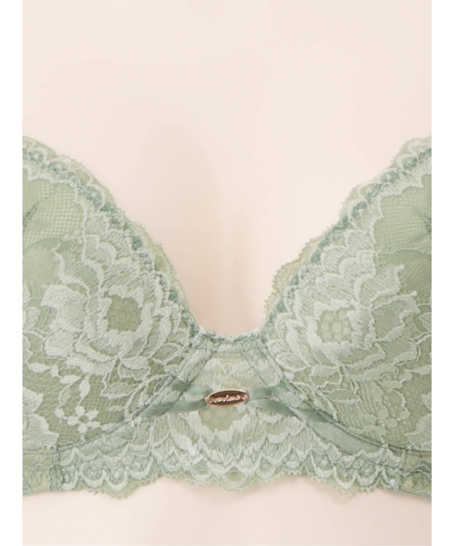 シンシア デュベタッチ ブラ