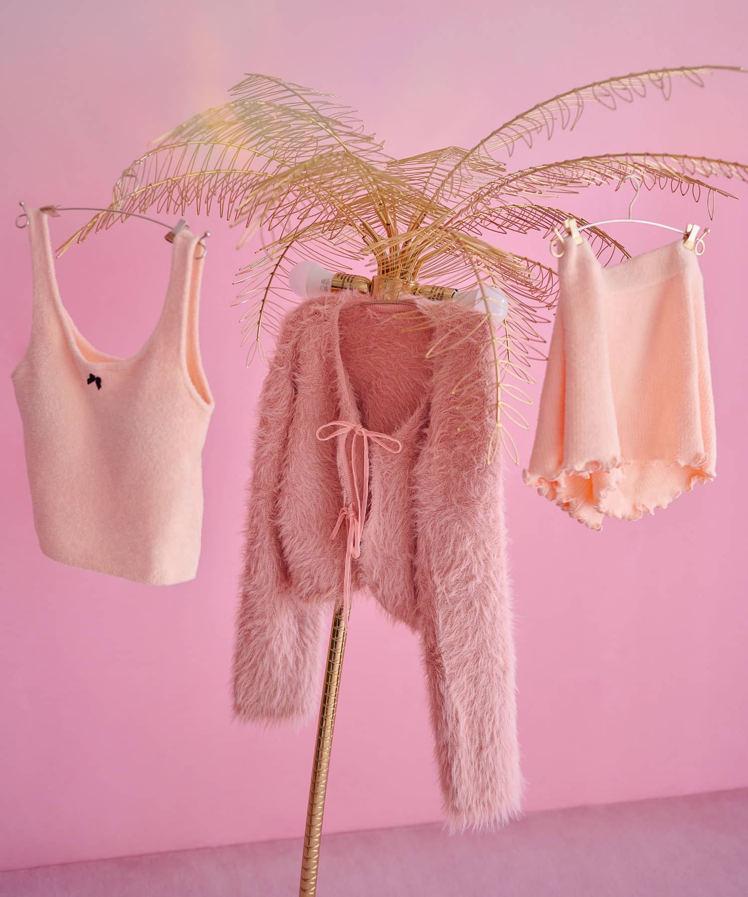 カップ付きニットセットアップ