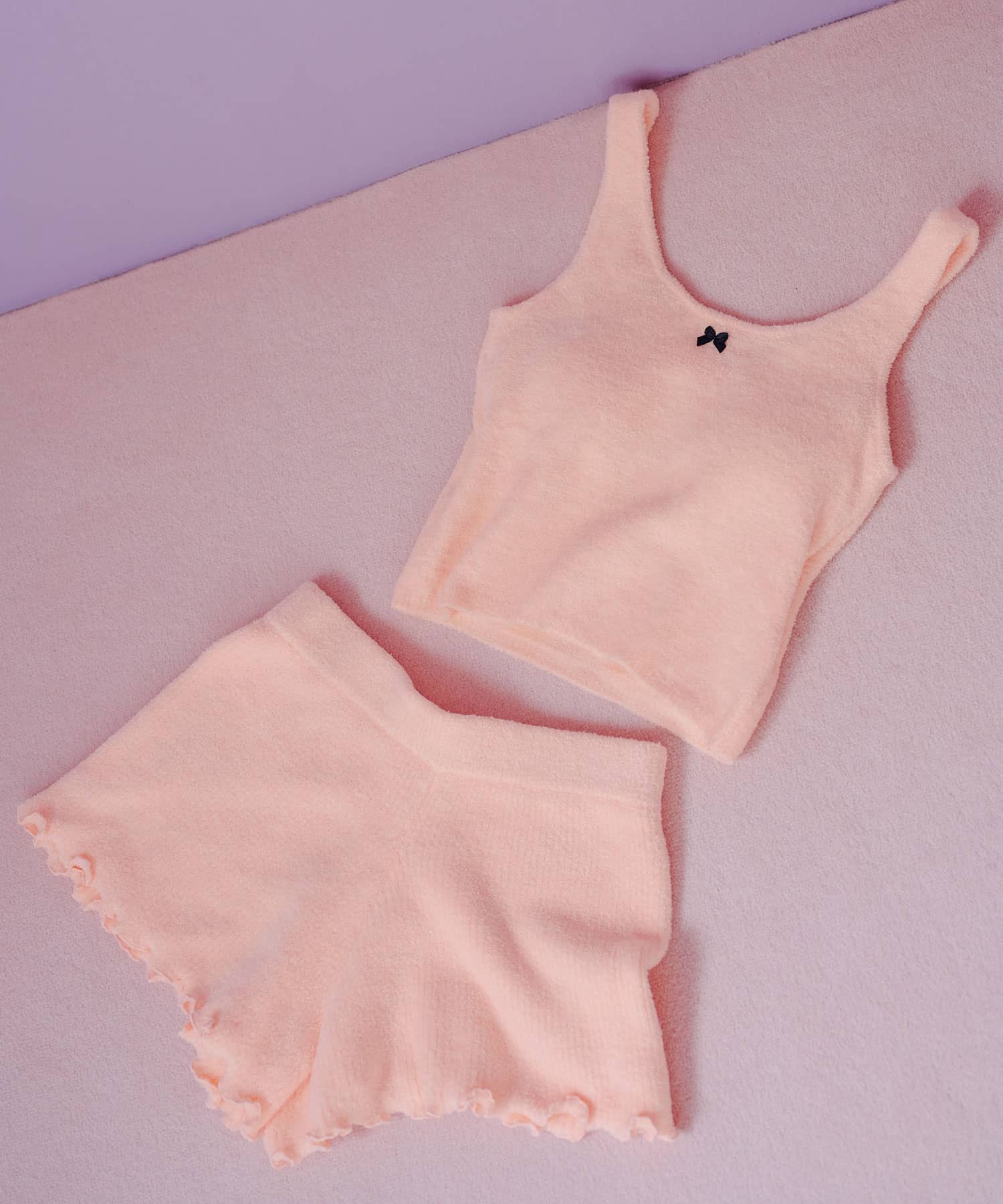 カップ付きニットセットアップ