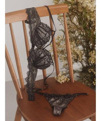 ラヴィッシュローズ レース