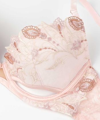 レーシーフェザー グラマーアップ