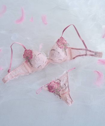 シャイニーバタフライ グラマーアップ ブラ